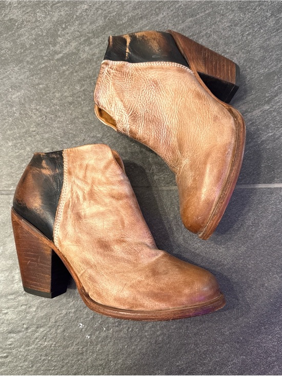 freebird Shoes - Freebird Two-Tone Tan and Black Leather Ankle Booties